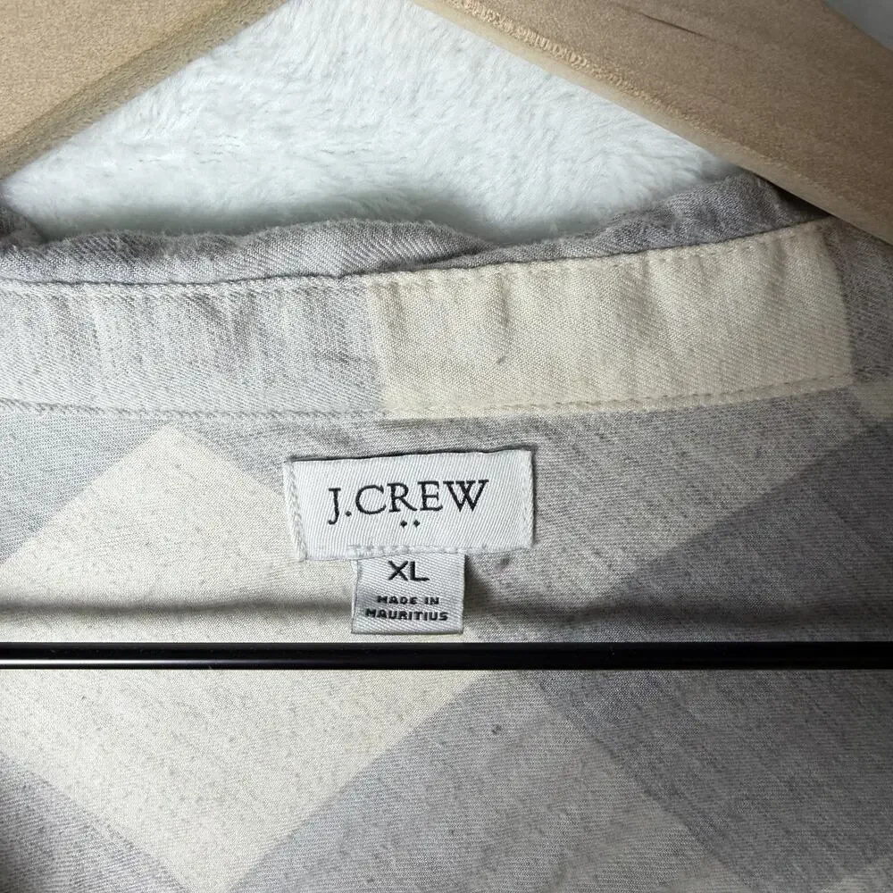 J. Crew Open V-Neck Gray Cream Plaid Flannel Popover Shirt Women’s Size XL